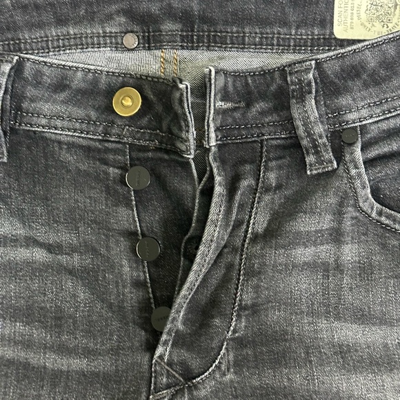 Diesel Black Straight Jeans with Classic Style - Picture 5 of 10